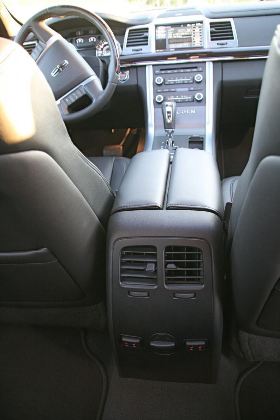  Lincoln MKS 2008 года  (фото 77 из 284)